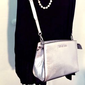 Michael Kors Crossbody Silver Purse Like New